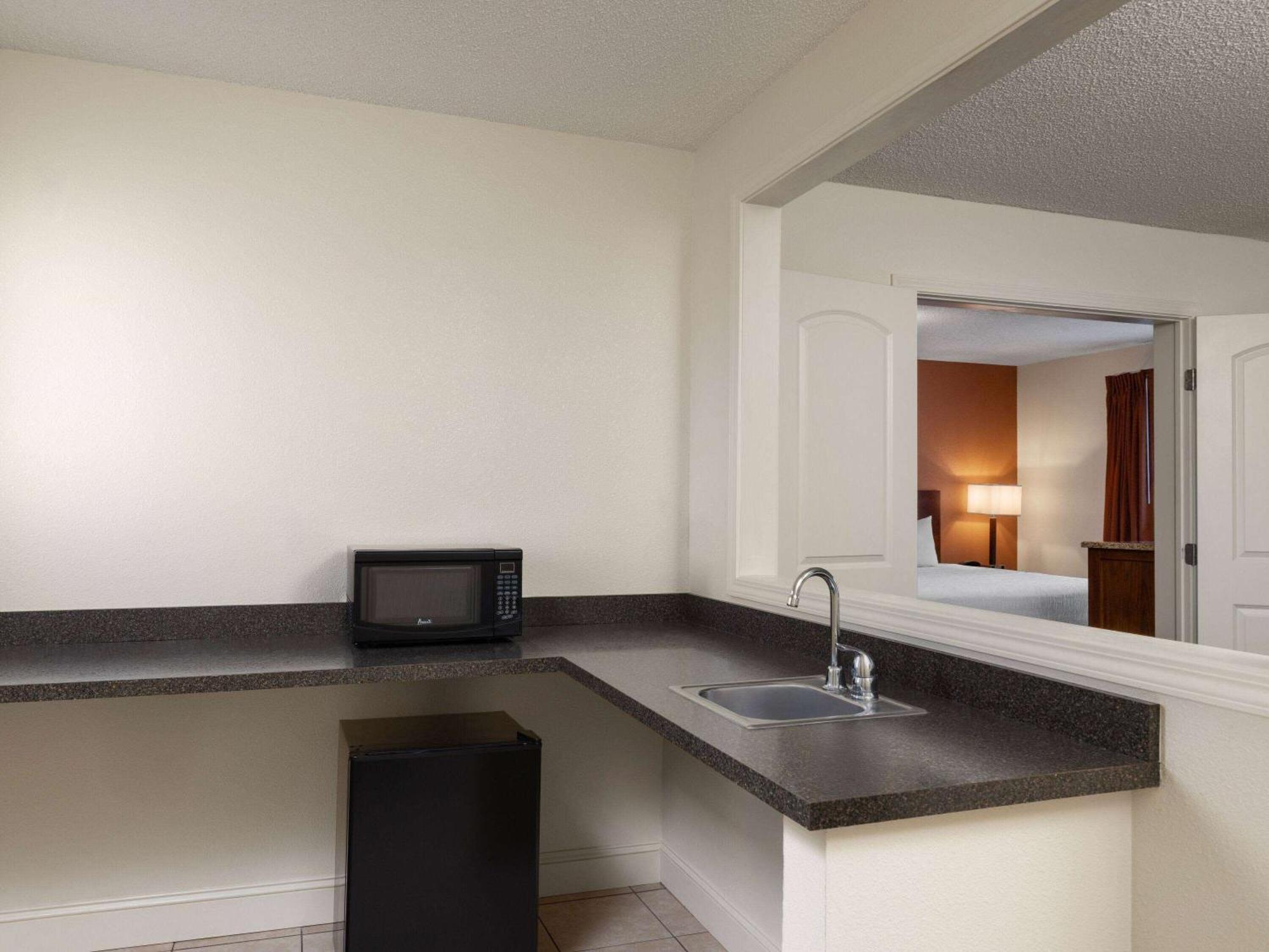 Ramada By Wyndham Elko Hotel At Stockmen'S Casino Exterior foto